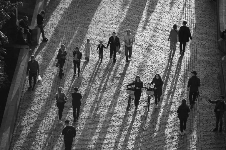 Sobre as mãos, os pés, e a liberdade